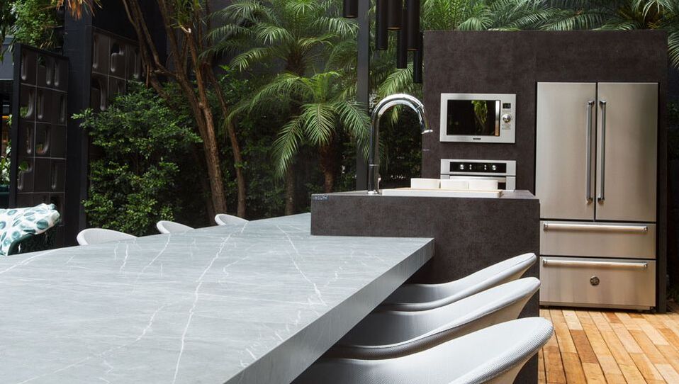 Neolith Outdoor Kitchen with Seating